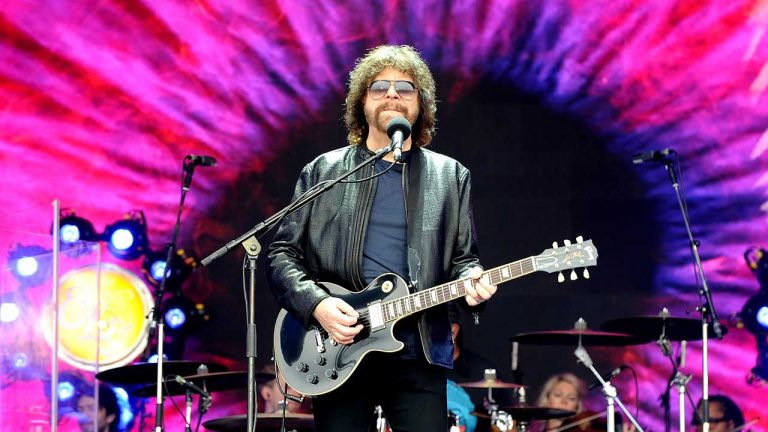 Jeff Lynne's ELO tour dates 2022 / 2023 How can you enjoy the show